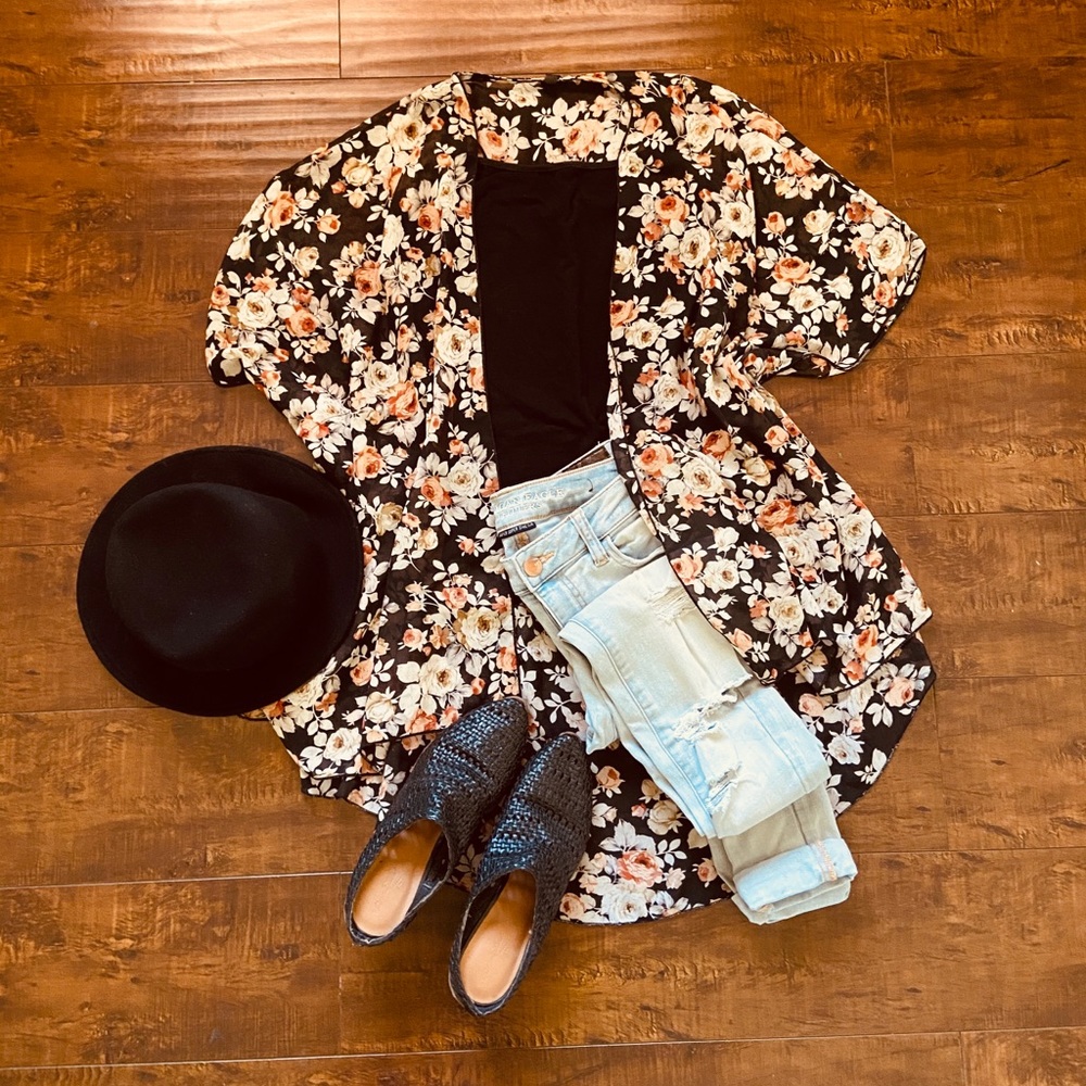 🎉5 for $22 Flower print sheer kimono
